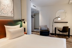Hotel Motel One Köln-Mediapark - Room