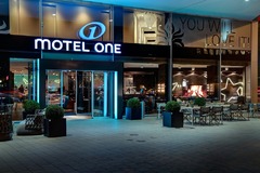 Hotel Motel One Hamburg Am Michel - Exterior