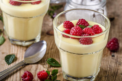 MOLKEREIPRODUKTE
Unsere Molkereiabteilung bietet Ihnen eine Fülle an köstlichen Optionen. Von cremigem Joghurt über verlockende Puddings und Desserts bis hin zu erfrischenden Milch-Drinks – Hier finden Sie alles, um Ihren Gaumen zu verwöhnen.