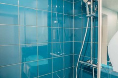 Standard Balkon bathroom