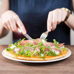 MUNDFEIN Pizza essen