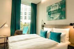 Hotel Motel One Köln-Messe - Room