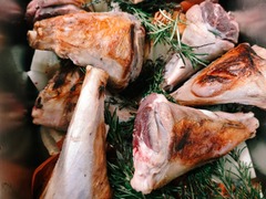 Lammhaxe in der Produktion