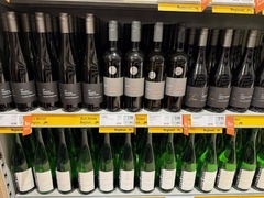 REWE Mömbris Weinregal