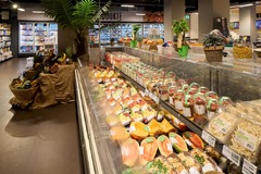 REWE Engadiner Str München Forstenried frisches Obst in der Kühltheke