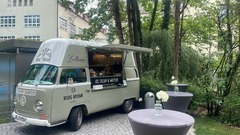 Food Truck in einer gemütlichen Location