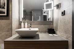 Superior Room - High Floor Bath