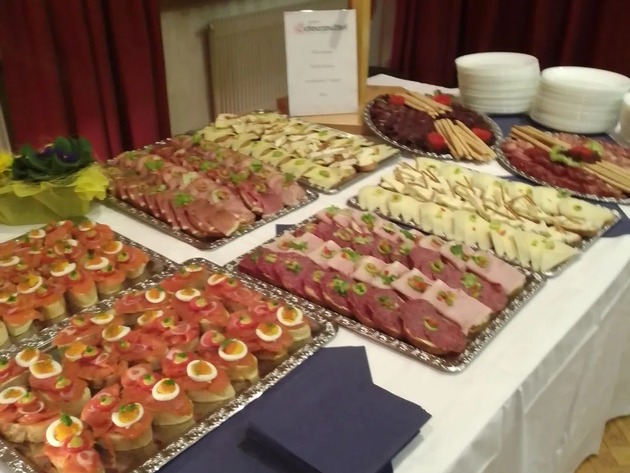 Hubers Cateringservice und Cafe - Bistro kleine Au: Hubers Cateringservice und Cafe - Bistro kleine Auszeit