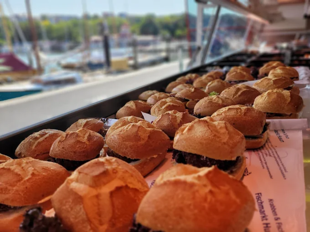 Fischmarkt Husum am Kutterhafen