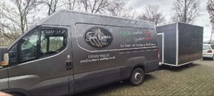 San Leone Mobile Pizza | Foodtruck & Catering Solingen - Mobiles Catering-Fahrzeug mit angehängtem Pizza-Foodtruck. Die Fahrzeuge ermöglichen flexibles Pizza-Catering direkt beim Kunden und an unterschiedlichen Veranstaltungsorten.