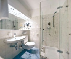 Guest room bath
