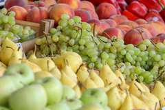 EDEKA Team Dömelt

Obst und Gemüse
Frisch und gesund muss es sein! Beim Obst und Gemüse findest du jeden Tag eine Auswahl an regionalen Anbietern sowie auch an Bio-Produkten und solchen von Demeter – nachhaltig und gut!
