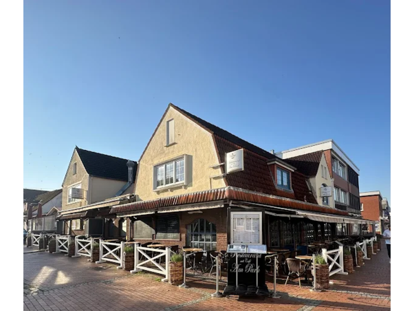 Restaurant mit Café "Am Park"