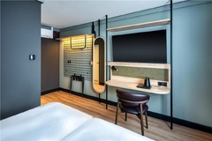 Standard Room Queen Bed