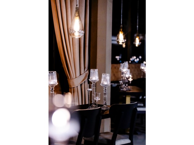 Madamm Lounge