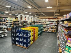 Getränkeabteilung im Denns BioMarkt Ingelheim