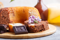 Bäckerei
Frische Backwaren gehören einfach zum Alltag dazu. Eine leckere Scheibe Brot, ein belegtes Brötchen oder eine fluffige Brezel. Der Gaumen explodiert vor Freude. Auch ein knuspriges Baguette oder die vielen leckeren Brötchen bringen unser Herz zum