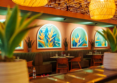 We are Mauritius, gutes Essen schmeckt noch besser, wenn man es teilt! Lachen, anstoßen, genießen – genau so geht ein perfekter Tag im Mauri. Ob mit der Crew, der Family oder deinem Lieblingsmenschen – hier dreht sich alles um gemeinsame Genussmomente.