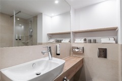 Superior Room bath