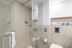 Superior Room bath