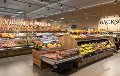 Obst und Gemüse
Die weiträumigen Auslagen in unserer Obst- und Gemüseabteilung bieten Ihnen alles, was gesund, fruchtig, knackig, bunt und köstlich ist. Täglich erhalten wir eine frische Lieferung direkt von EDEKA. Neben den regionalen Hits und den verfüh