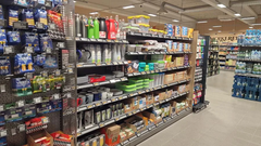 Non-Food-Abteilung
In unserer Non-Food-Abteilung wartet ein großes Regal mit diversen Haushaltswaren für den täglichen Bedarf unserer EDEKA Eigenmarken. Von A wie Apfelschäler über K wie Kugelschreiber bis Z wie Zitronenpresse – das ein oder andere „Helfe