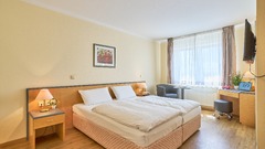 16:9_eXo_Individual_Hotel_Waghäusel_Room