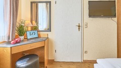 16:9_eXo_Individual_Hotel_Waghäusel_Room