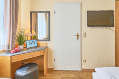 exo-individual-hotel-waghaeusel-room7
