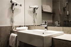 Guest Room Bath