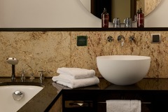 The Cloud One Zimmer Bad