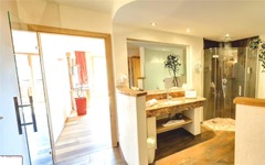 Guest room bath