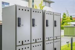 E-bike-battery charging station