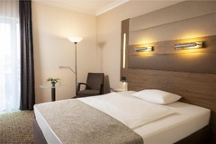 Superior Room Queensize Bed
