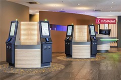 Check In & Check Out
