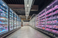 Molkereiprodukte
Ob Milch zum Frühstück, ein Stück Käse aufs Brot oder Joghurt mit Müsli – Milchprodukte gehören für viele zum Alltag. Deshalb findest du bei uns eine große Auswahl: von Pudding und Desserts über Milchdrinks, Kefir und Quark bis hin zu Sch