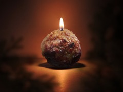 Köttbulle als Adventskerze – humorvolle Weihnachtsidee von Möllers Köttbullar in Berlin.