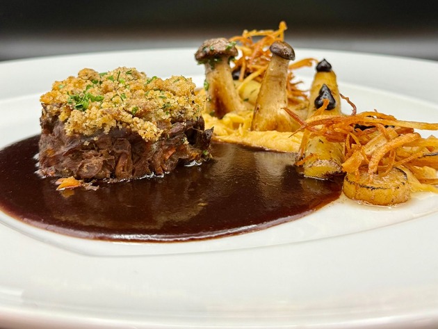 Altmanns Restaurant by Jonas Richter