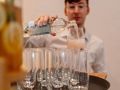 Erfrischende Momente für Ihre Gäste: Professioneller Getränke- und Bar-Service von Sommerkorn Catering München.