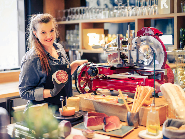 RELAX FOOD DRINKS AND YOU