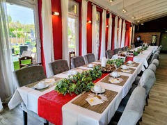Sitzgelegenheiten des Salatbar im Barberino Restaurant