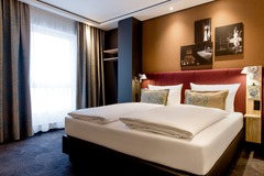 Hotel Motel One Stuttgart-Mitte - Room