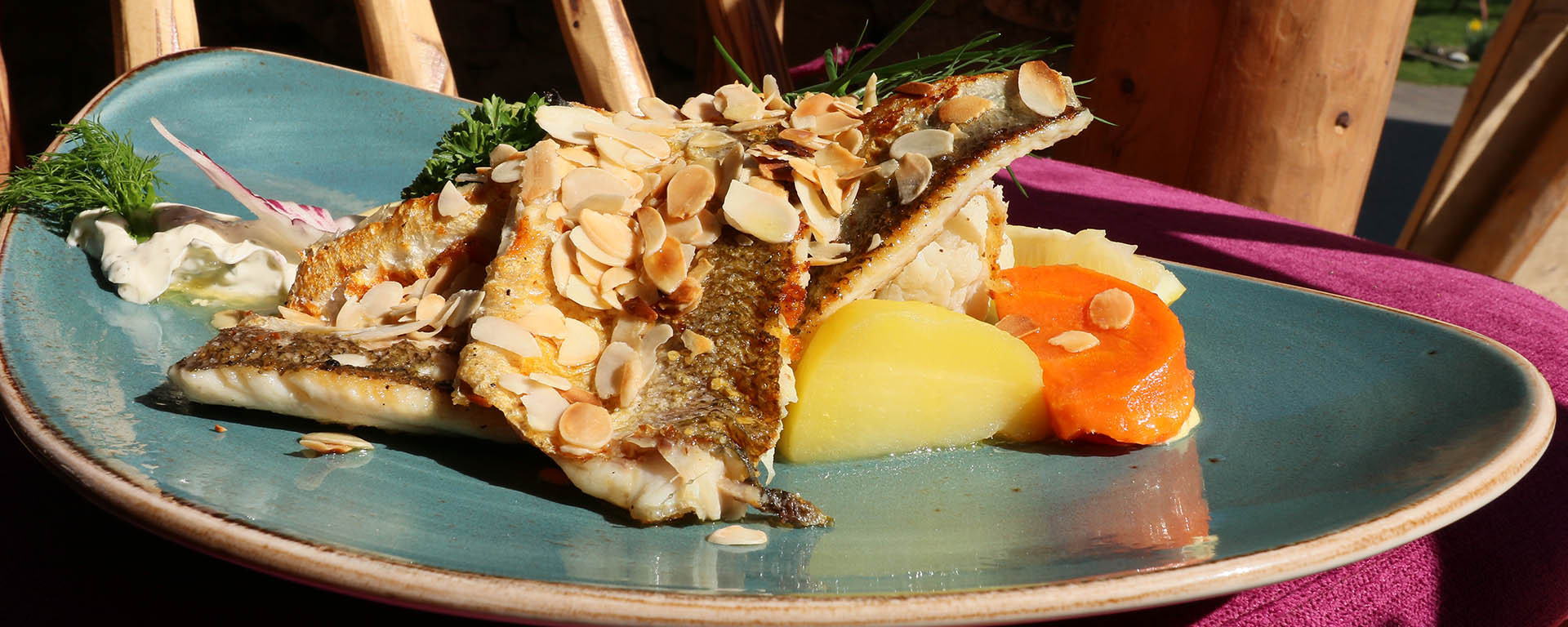 Georg's Fischerhütte Fischrestaurant: Seefisch-Delikatessen, frisch vom Fischer
