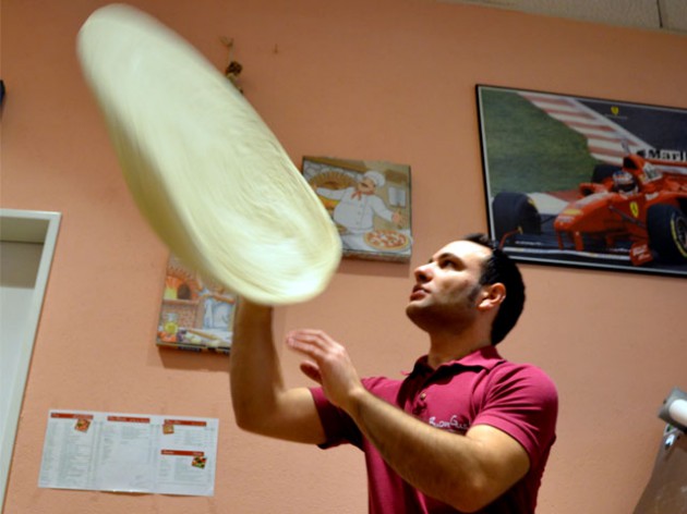 Pizzeria Buon Gusto: ... so macht man Pizza !!!
